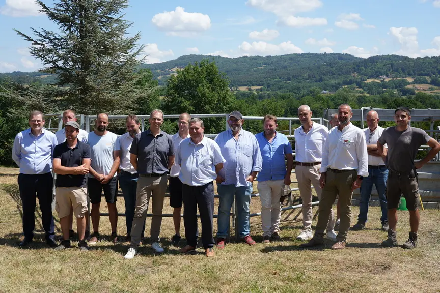Présentation officielle du Sommet 2026 sur l'exploitation de la famille Coudert à Sugères dans le Puy-de-Dôme.