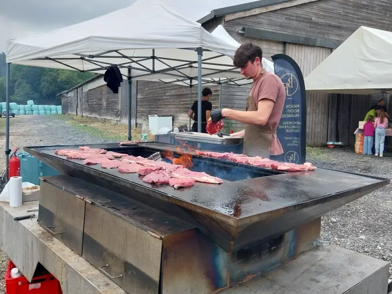 Une viande issue du troupeau Salers du Gaec a été servie aux 150 convives.
