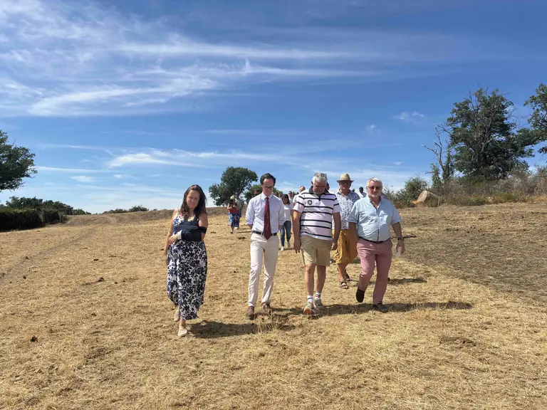 Ludivine Lot, présidente des JA de l'Allier, Christophe Noël du Payrat, préfet de l'Allier, Christophe Jardoux, président de la Chambre d'agriculture