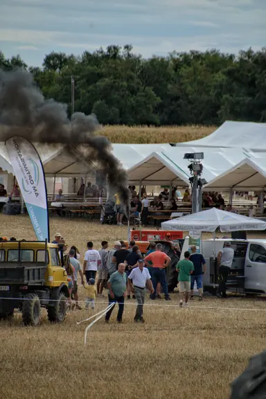 Démonstration d’un tracteur soumis à forte charge sur un banc d’essai de puissance