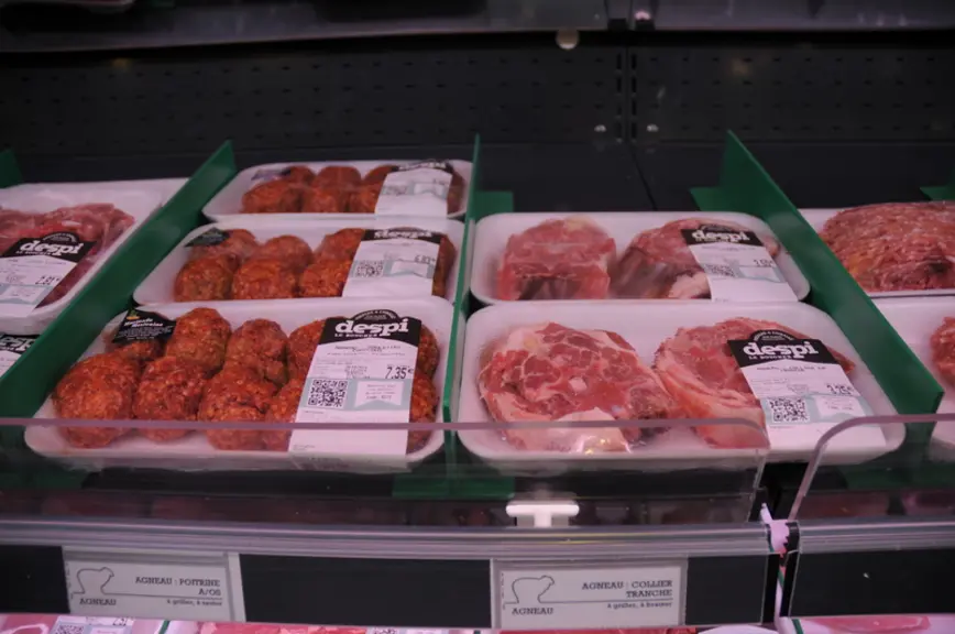 Le haché d’agneau, pourrait permettre de séduire de nouveaux consommateurs par son coté moderne et pratique. © A. Villette