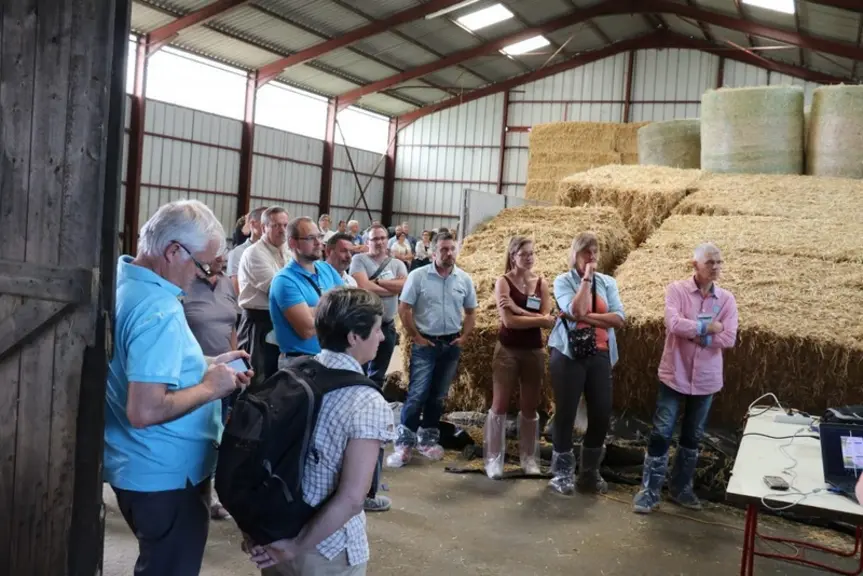 En plus des présentation en salle, les 97 participants ont pu visiter des élevages de la région. © Longimpex
