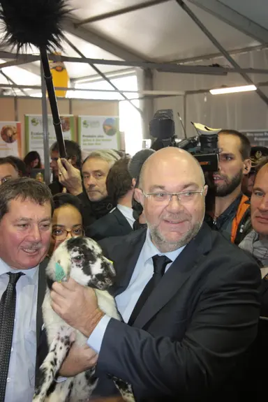Le ministre de l'Agriculture Stéphane Travert s'est montré à l'écoute des moutonniers. © B. Morel