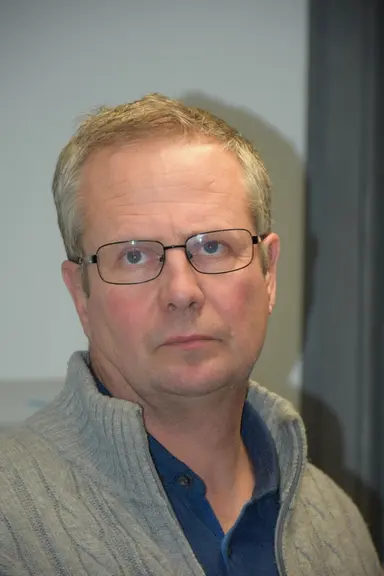Dans l’Aube, Bertrand Patenôtre se sert des brebis pour valoriser les couverts, les pailles et les repousses de graminées porte-graines ainsi que les