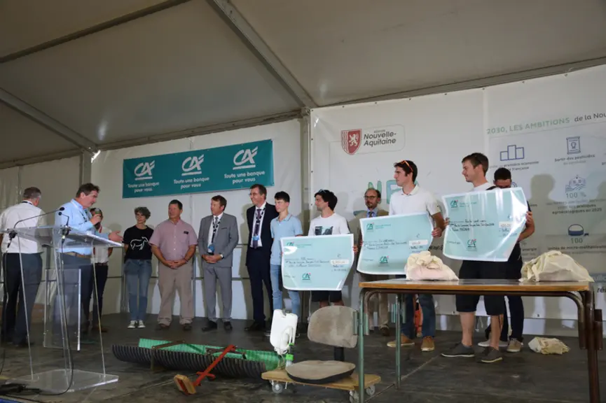 Remise des prix du concours des bergers futés. © D. Hardy