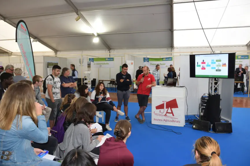 La jeunesse était à l'honneur avec plus de 800 étudiants et une session d’accueil d’actif qui s'est couplée par des visites d’exploitations dans l’Ind
