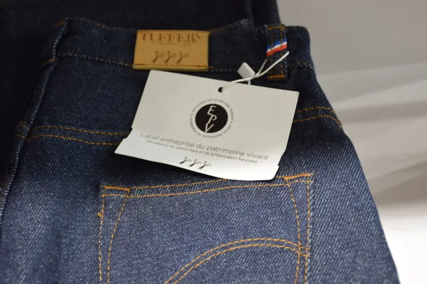 Basés à Florac, en Lozère, les ateliers Tuffery fabriquent des jeans depuis 125 ans dont certains à partir de laine de Lacaune et de Mérinos d’Arles.