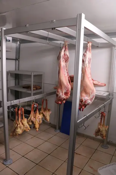 Les producteurs fermiers ont fort à faire sur cette période de confinement. Les consommateurs se sont tournés vers les magasins à la ferme. © B. Morel