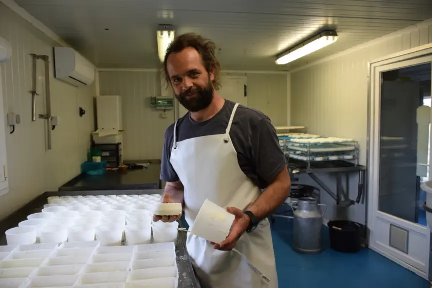 Les fromages lactiques et les caillés doux sont vendus environ 25 euros du kilo. © D. Hardy