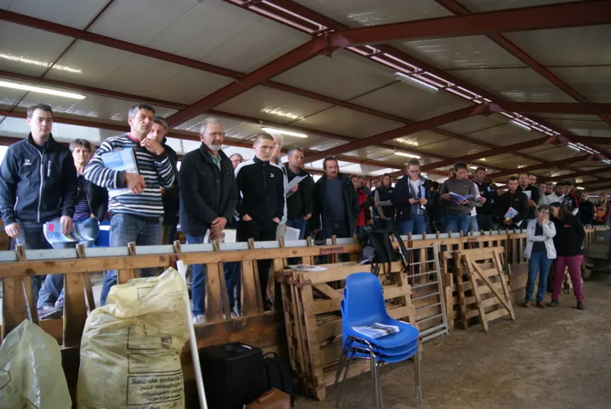 Organisée par le Corel ovin Bourgogne Franche-Comté et les acteurs de la filière ovine régionale, la visite de l’exploitation de Pierre Largy a fait l