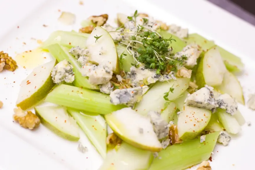 Le roquefort doit se réinventer pour s'insérer directement dans la préparation des repas et ne plus compter seulement sur le plateau de fromages, déla