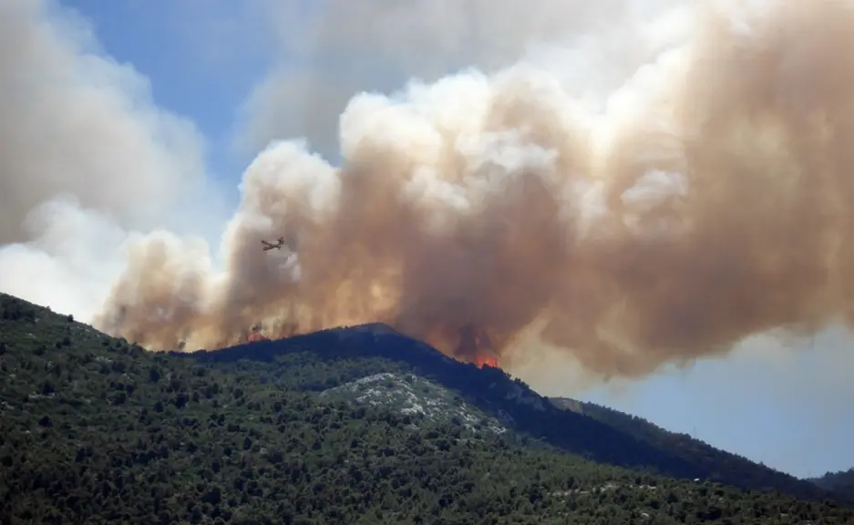 Les surfaces ravagées par les incendies dans les départements des Alpes-de-Haute-Provence, des Alpes Maritimes, des Bouches du Rhône, du Var et du Vau