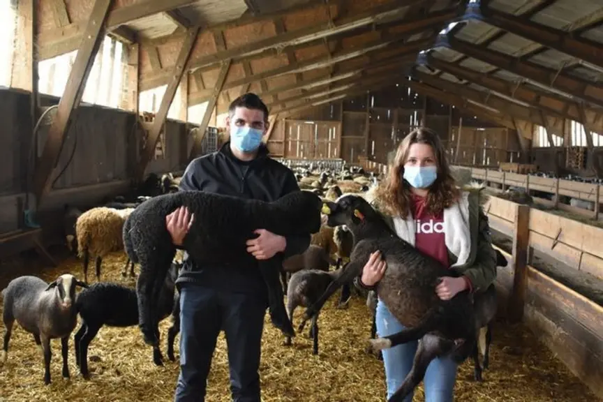 Justine Sabadel, 18 ans, sélectionnée pour la finale des Ovinpiades 2022, région Auvergne, élève au lycée agricole de Bonnefont à Brioude en première
