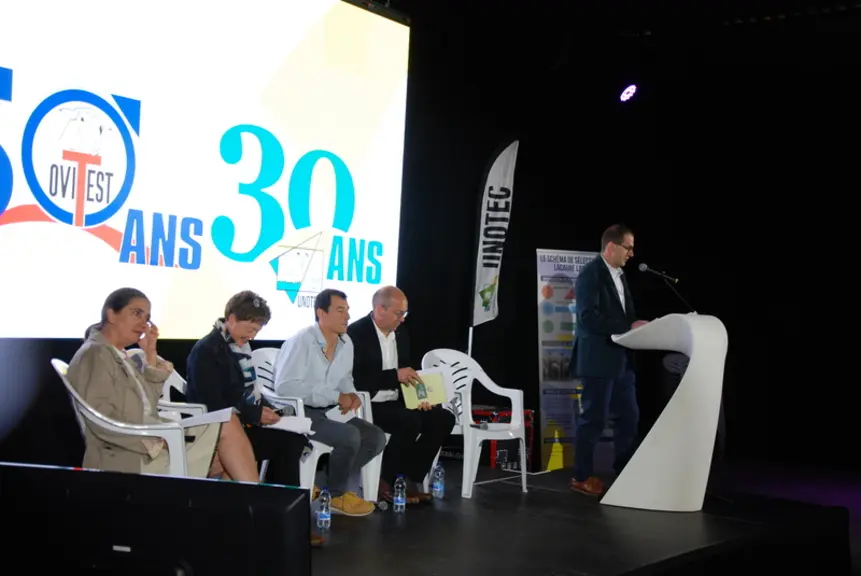 De gauche à droite : Sophie Lucas, nouvelle directrice d'Ovi-test et Unotec, Béatrice Giral-Viala, sa prédécesseuse, Lionel Cabrolié, Antoine Stouff,