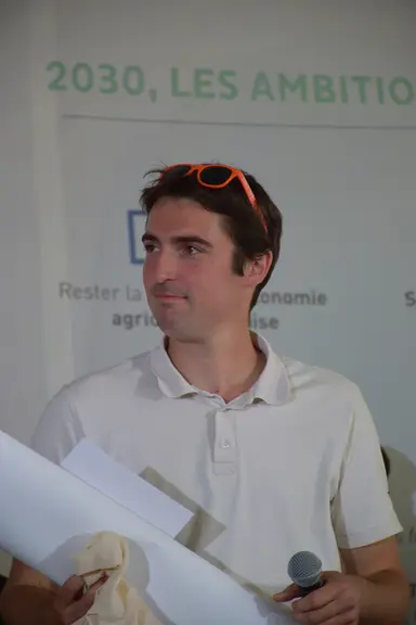 Thomas Courcier, 30 ans, éleveur de 500 brebis en Ille-et-Vilaine © D. Hardy