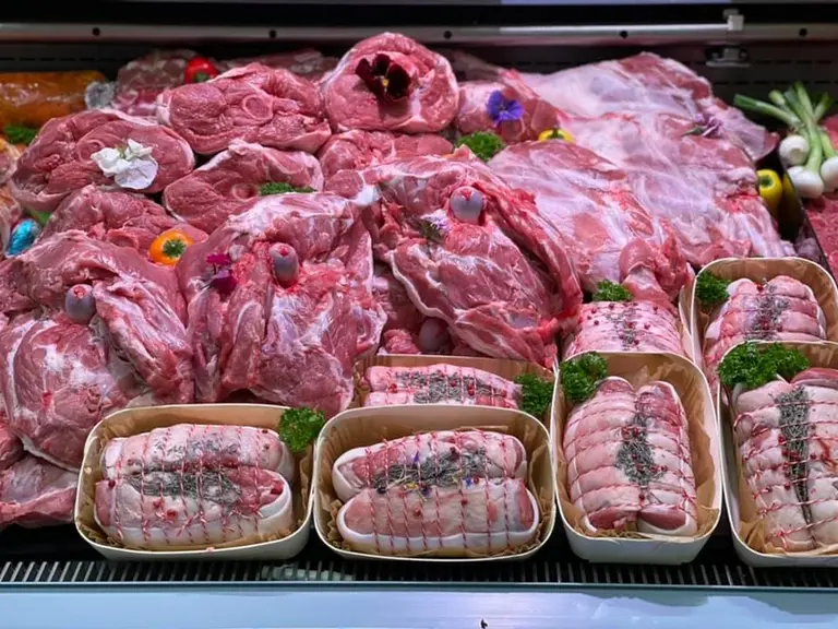 « En cinq ans, nous avons triplé le nombre d’agneaux vendus dans notre magasin »