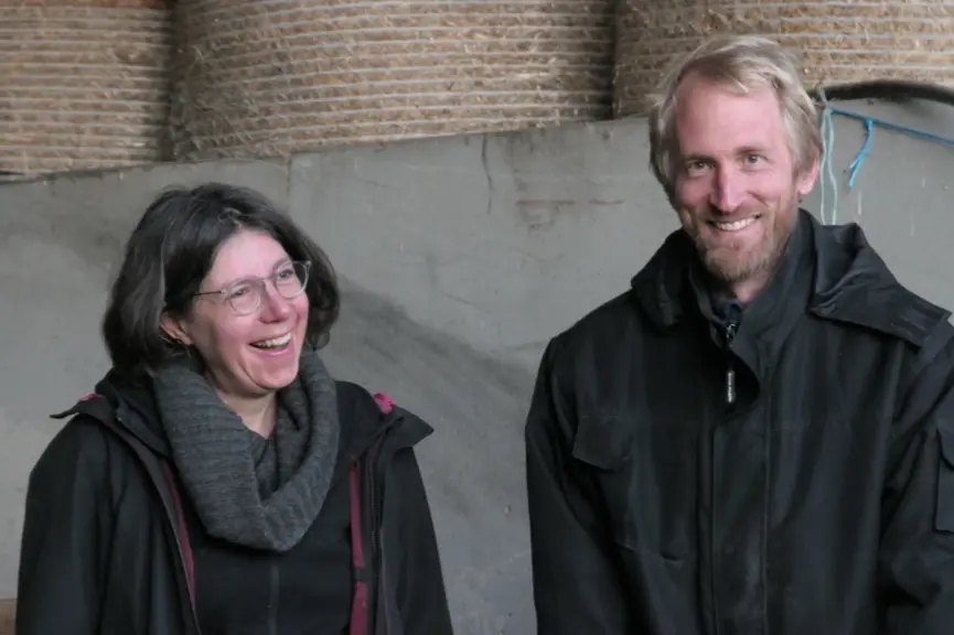 Benoit et Murielle Ronzon, polyculteurs-éleveurs dans le Rhône (46 ha de SAU et 75 de surfaces pastorales, 335 brebis).