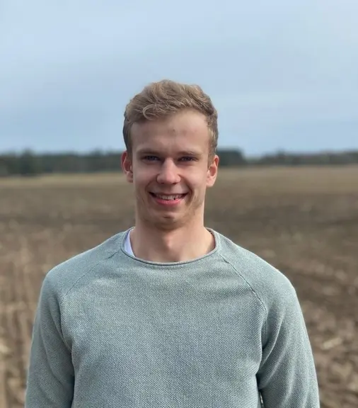 <em class="placeholder">Lasse Klützke</em>