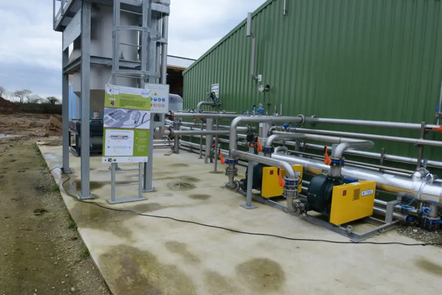 Le biogaz doit être préalablement épuré et compressé avant d'être injecté dans le réseau de distribution. © F. Jourdain