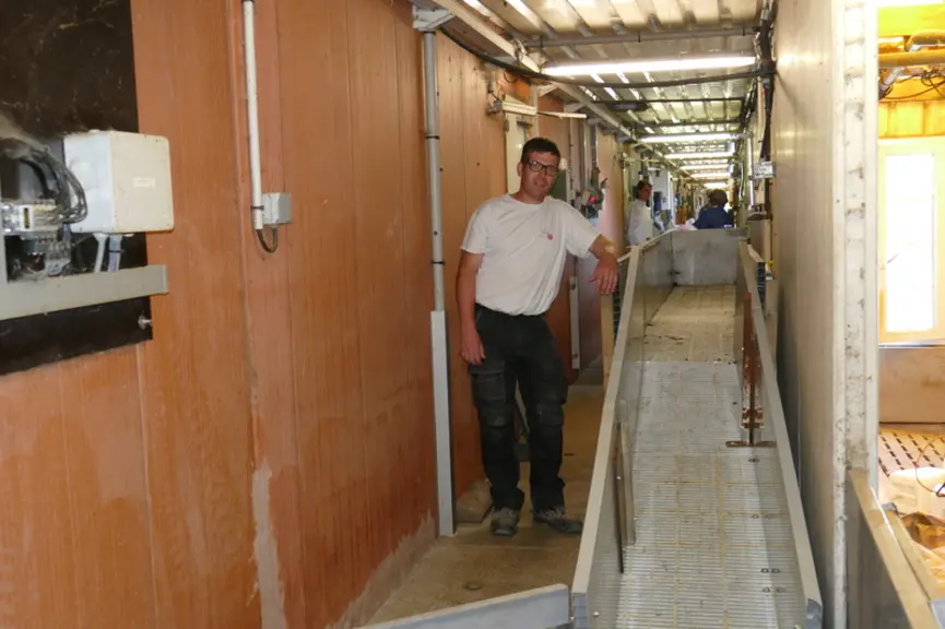 Fabien Guillerm. "J'ai construit ce pont avec des matériaux de récupération." © Chambre d'agriculture de ...