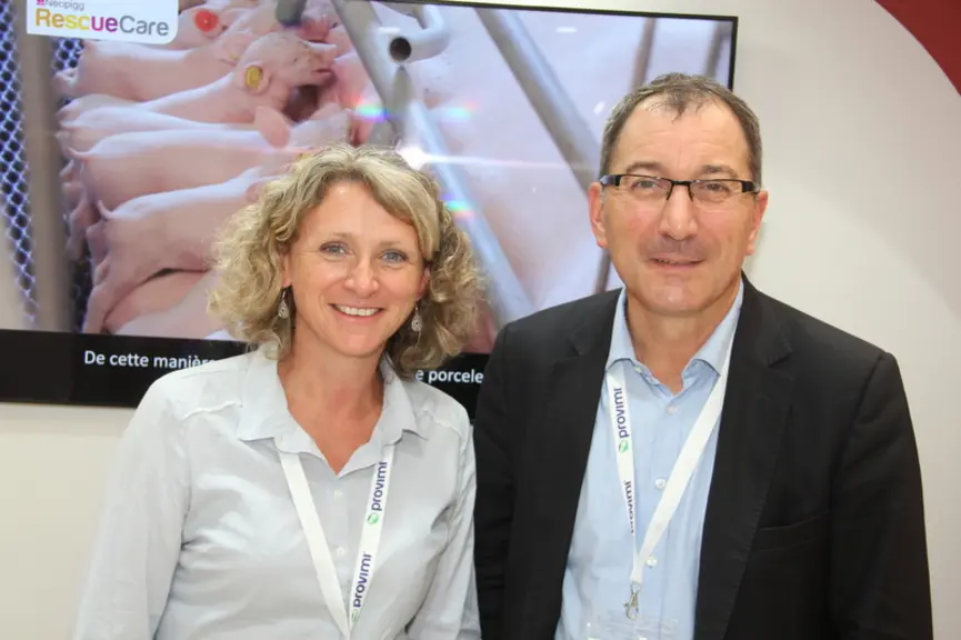 Maud Le Gall, directrice R&D, et Yannick Lechevestrier, directeur du service porc Provimi France. © D. Poilvet