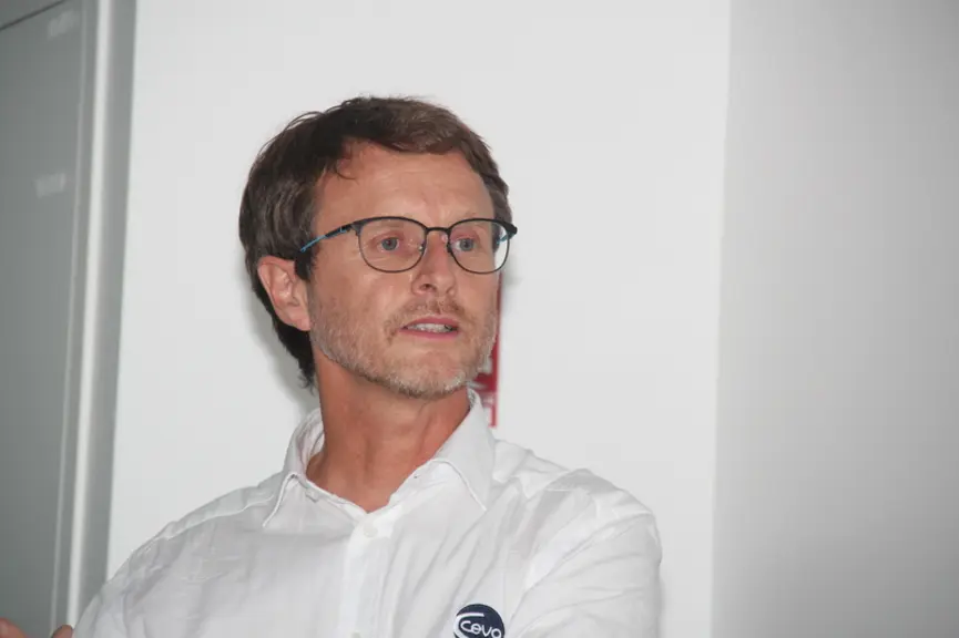 Philippe Leneveu, Ceva santé animale. « Les porcelets de truies hyperprolifiques reçoivent en moyenne un apport suffisant de colostrum. » © D. Poilvet