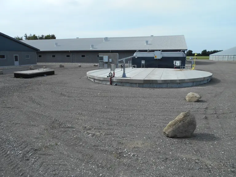 Le lisier acidifié au bâtiment est une technique reconnue comme MTD du BREF Elevage permettant d’éviter entre 60 et 70 % des émissions d’ammoniac au s