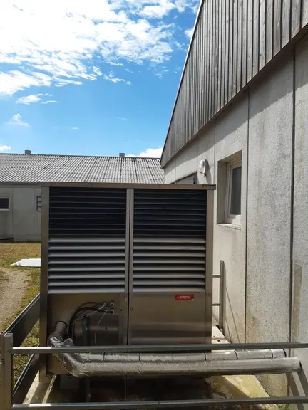 Une pompe à chaleur récupère les calories de l'air extérieur. © Chambres d'agriculture de ...
