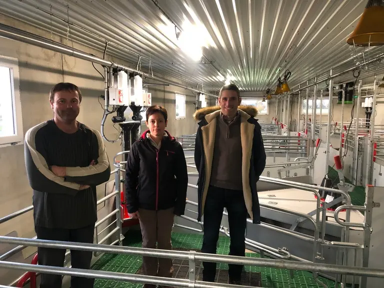 Géraldine Fontaine et Stéphane Litalien, en compagnie de leur technicien bâtiment Evel’up Jean-Christophe Morel, ont investi 760 000 euros dans leur n