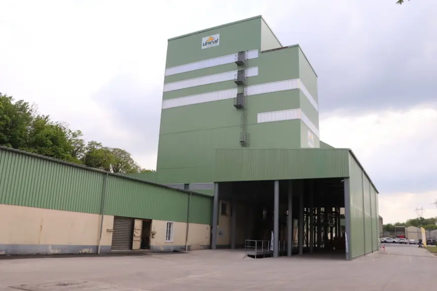 L'usine Uneal de Neuville-sur-Escaut a une capacité de fabrication de 70 000 tonnes d'aliment par an en 2x8.