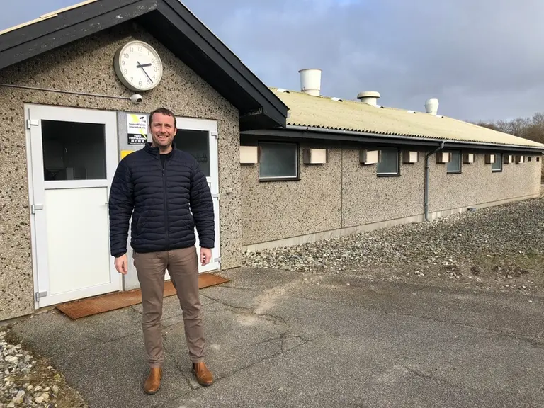 Martin Mølgaard, responsable technique de la station de test de Bøgildgård. «Certains Duroc arrivent à 105 kilos avec 2000 grammes de GMQ sur les deux