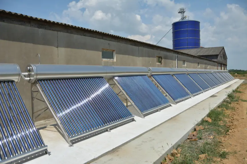 La centrale thermique installée chez Ludovic Posnic permettra d’économiser 37 000 kWh par an sur le chauffage du post-sevrage, soit un gain de 11 000