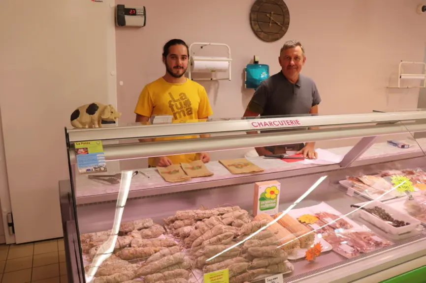 Un magasin partagé par douze producteurs associés et 25 apporteurs en dépôt-vente est situé dans le centre d’Yssingeaux. Il permet de vendre l’intégra