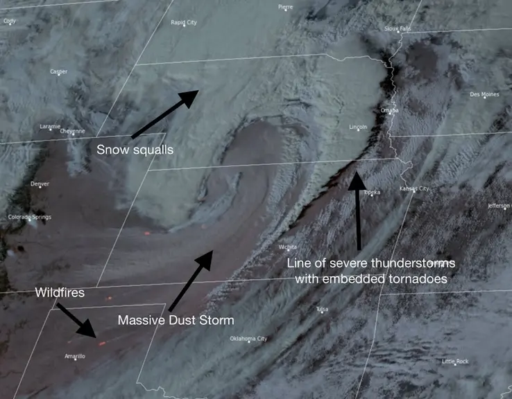 image satellite de la tempête