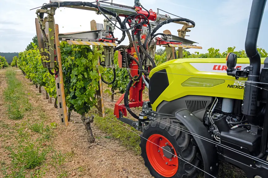 Le tracteur spécialisé Claas Nexos dispose d'un réservoir contenant jusqu'à 100 l.
