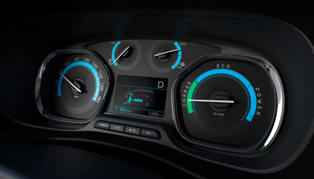 Le tableau de bord d'un véhicule électrique se démarque avec son compte-tour remplacé par un indicateur de puissance. © Peugeot
