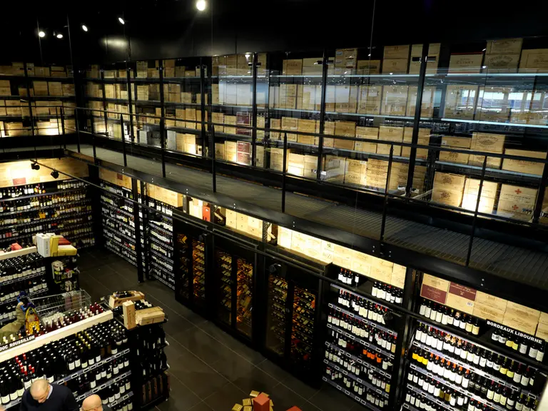Rayon vin du Leclerc Ville-la-Grand © E. Brugvin