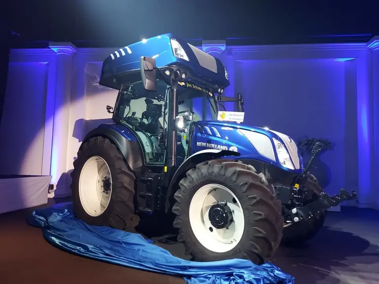 La société Jos Scholman propose d'injecter de l'hydrogène dans le moteur thermique en combinaison avec le GNR. © New Holland