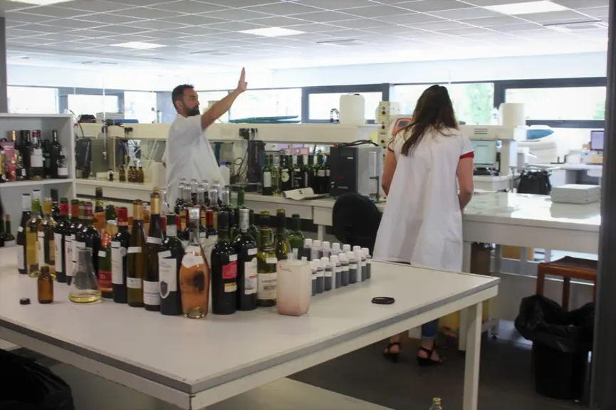 De plus ne plus de producteurs effectuent des analyses, pour répondre à un cahier des charges mais aussi pour améliorer leurs pratiques. L'IFV et sept