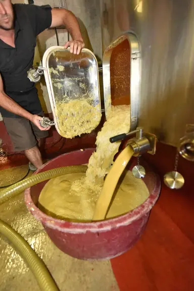 40 à 80% de cuivre est piégé dans les bourbes. Un traitement au chitosane doublé d'une filtration permet d'assainir les bourbes en vue de leur réincor