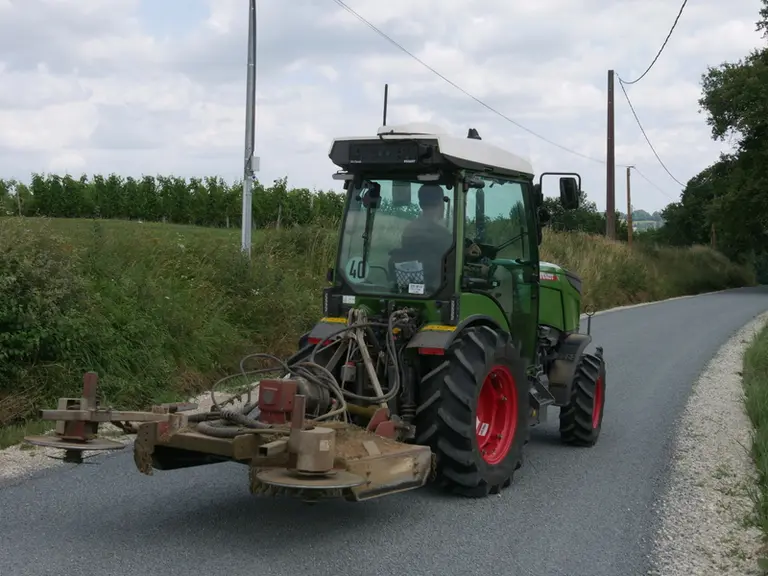 Le tracteur Fendt 211 V Vario affiche une excellent insonorisation. 