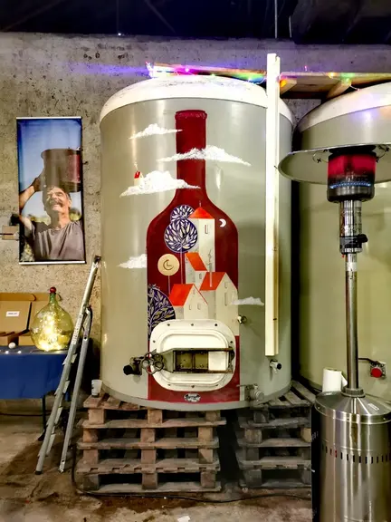 Introduire du street art dans un lieu de travail a motivé Tanala. 