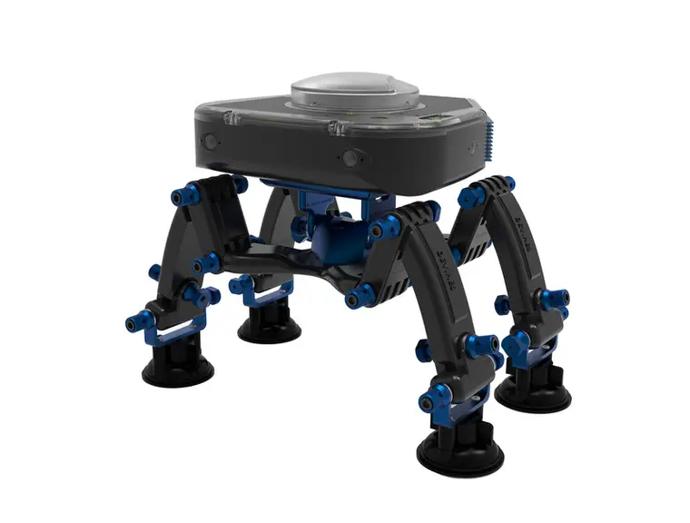 Le boîtier eHermes de 3D Aerospace s'installe sur le capot du tracteur. Géolocalisé, il prend des clichés de la vigne.