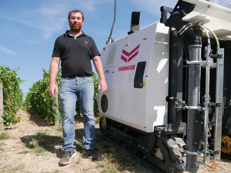 Mathieu Liebart a supervisé le travail du robot Yanmar tout au long de la saison. Pour lui, la technologie est prête.