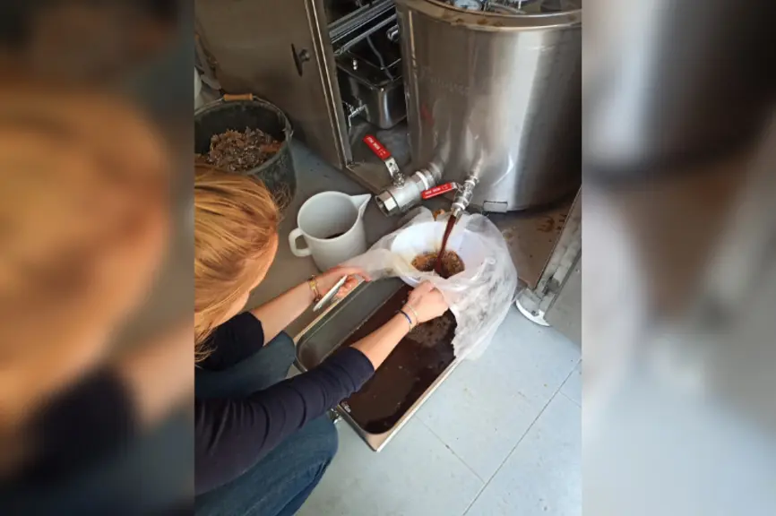 La litière forestière fermentée, ou lifofer, est réalisable chez soi avec un fermenteur.