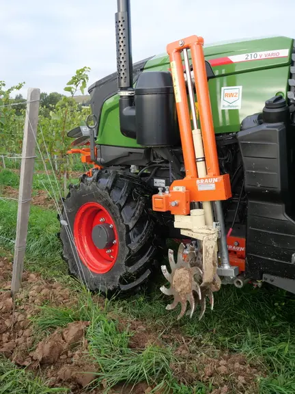 Le VPA pilote la position verticale et latérale des outils.