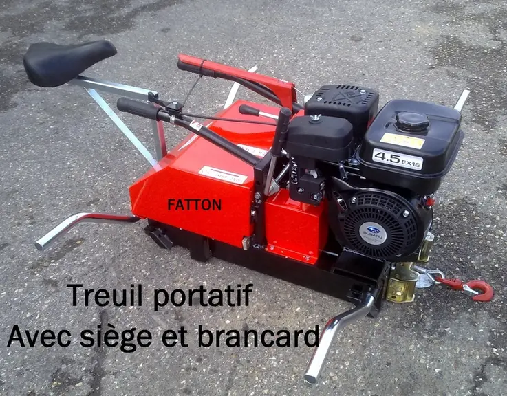 Les treuils portatifs s'imposent dans les vignes les moins accessibles.