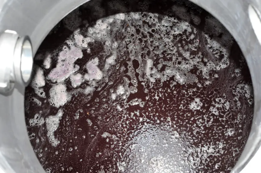 Afin de stabiliser les rosés sucrés, Philippe Chrétien, ingénieur œnologue à l'IFV, préconise une filtration tangentielle au mutage.