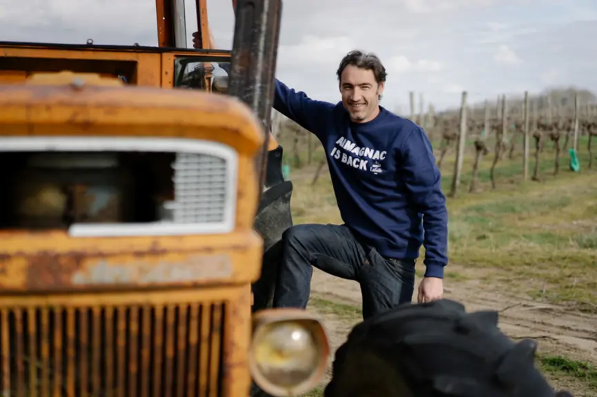 En s'appuyant à la fois sur l'armagnac et le vin, Cyril Laudet accroit sa surface de production progressivement.