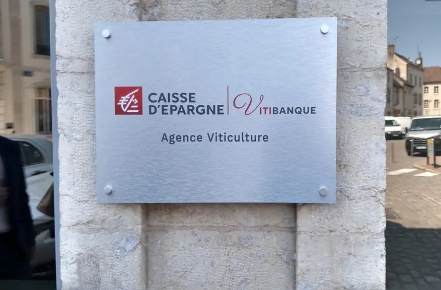 Dans le cadre du déploiement de son réseau Vitibanque, la Caisse d'épargne installe des agences et centre d'affaires dédiés à la viticulture dans les régions viticoles.